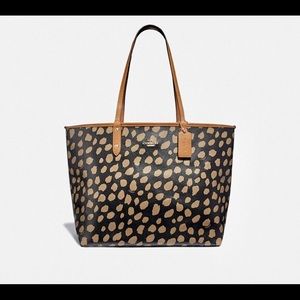 Coach Reversible City Tote With Pouch NWT